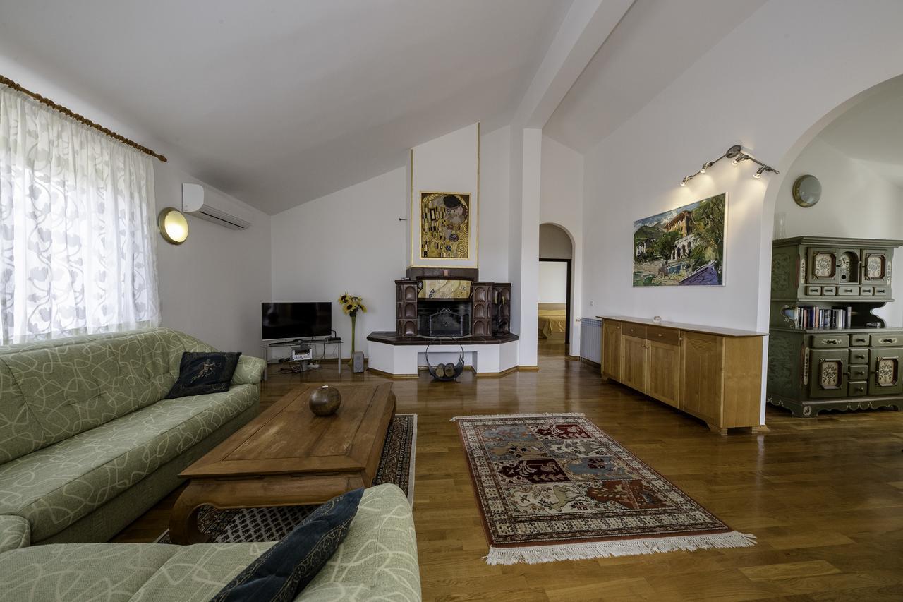 Apartments Dedić Supetarska Draga Zewnętrze zdjęcie
