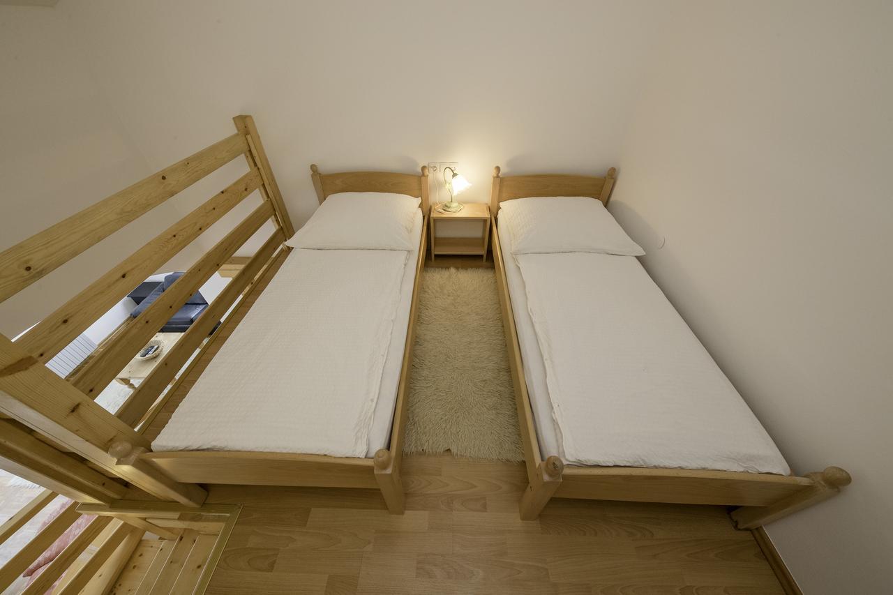 Apartments Dedić Supetarska Draga Zewnętrze zdjęcie