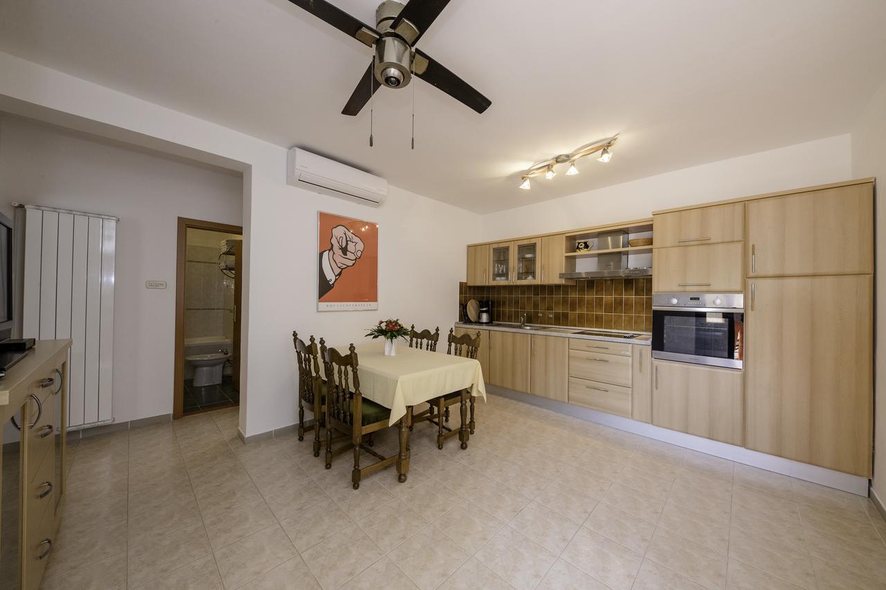 Apartments Dedić Supetarska Draga Zewnętrze zdjęcie